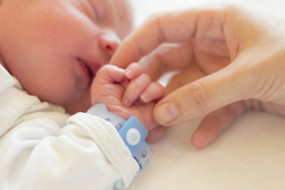 clínica para el diagnóstico genético preimplantacional – bebé clínica para el diagnóstico genético preimplantacional - bebé